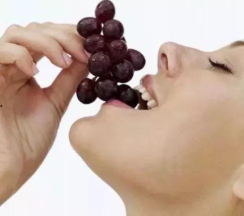 娱乐吃瓜酱吃葡萄